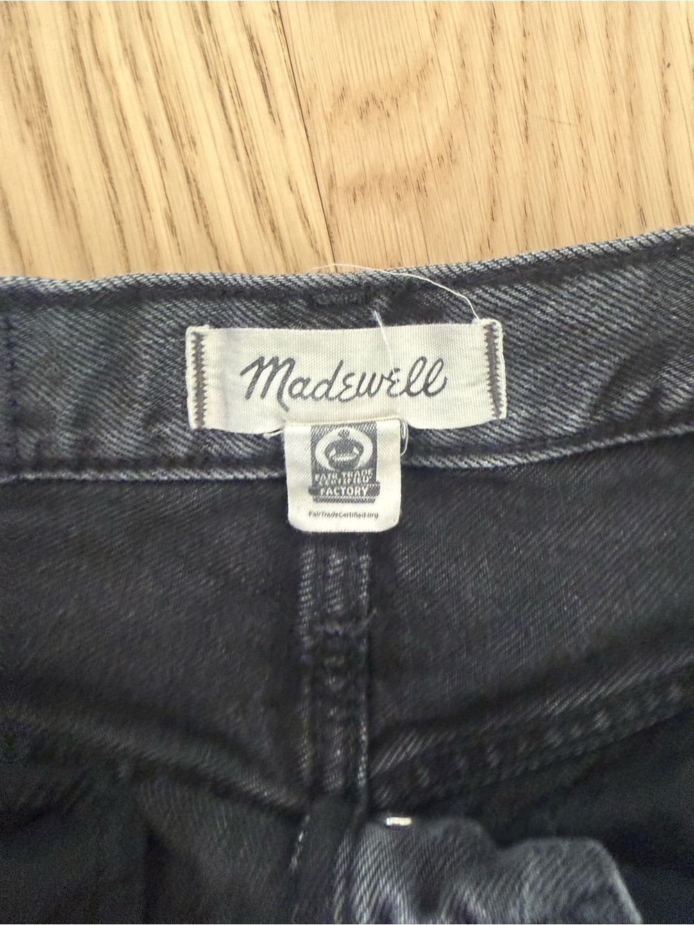 Women’s Madewell Black Washed Jeans - with free shirt - Picture 2 of 4